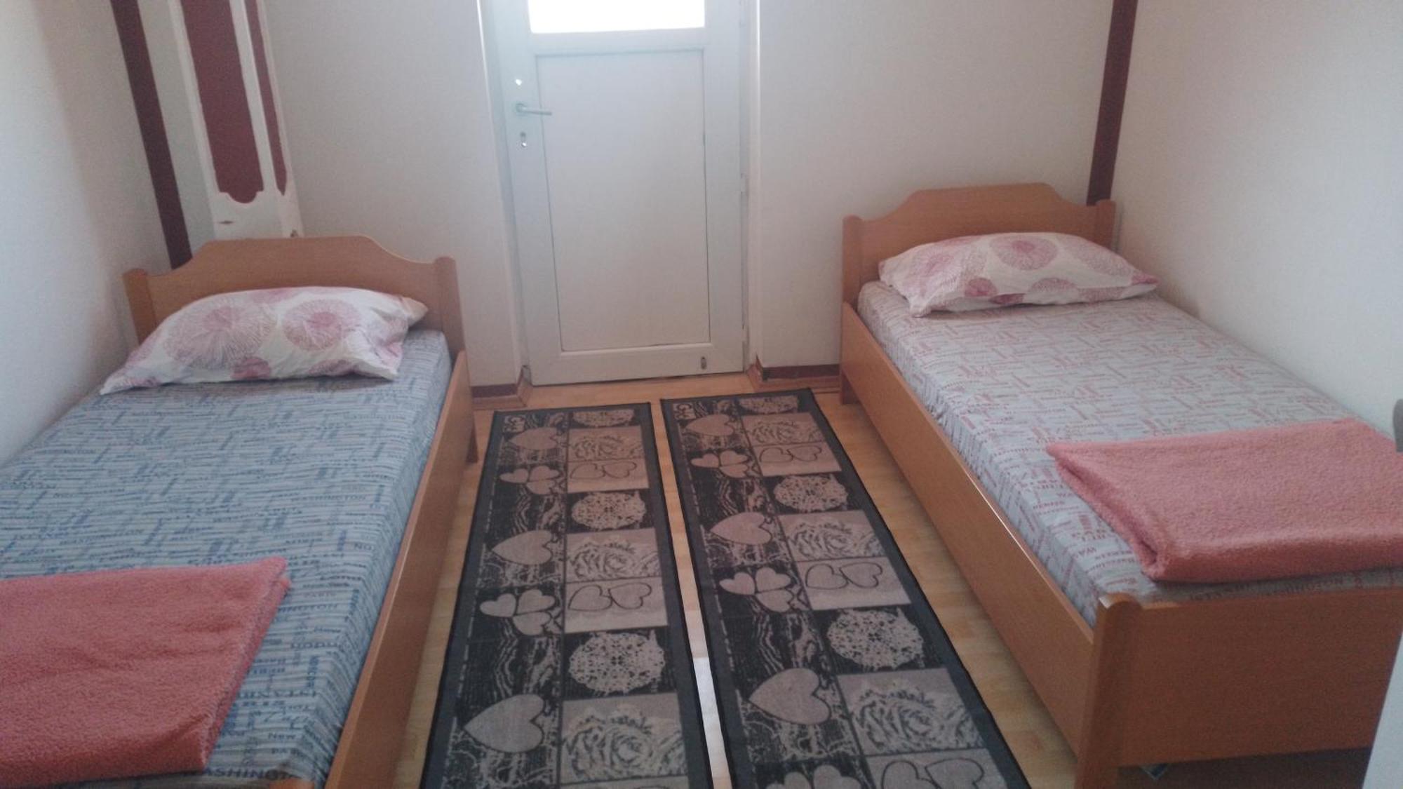 Red Apartman トレビニエ エクステリア 写真